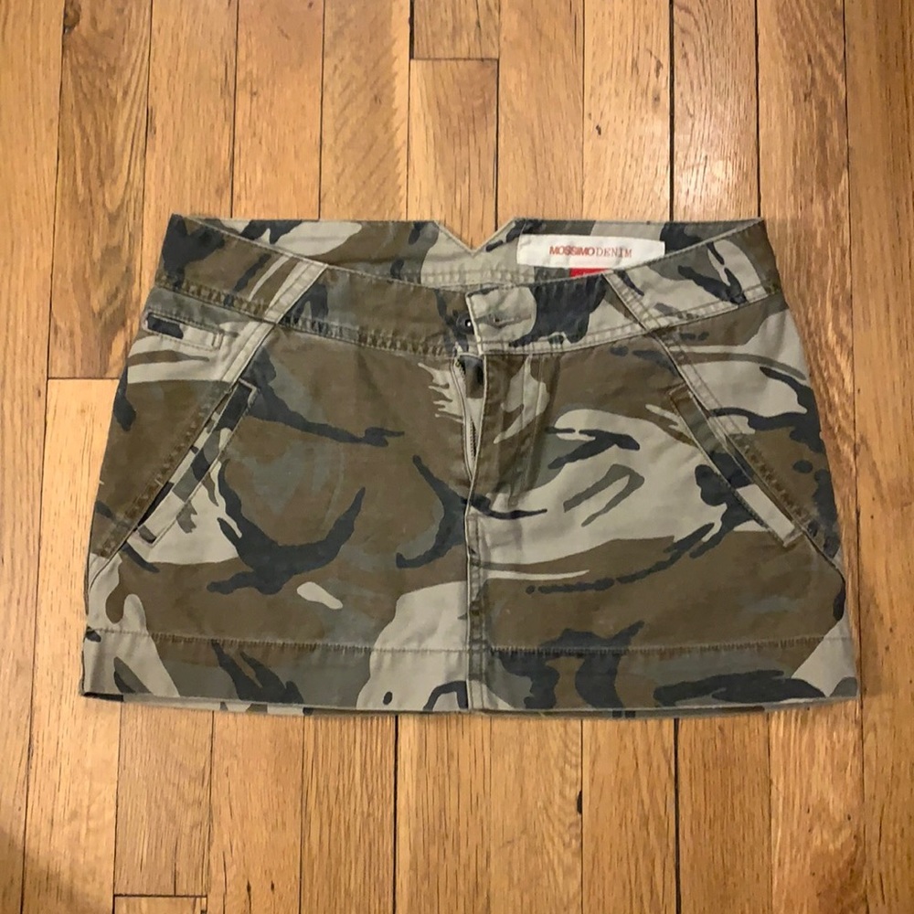 Camo mini skirt